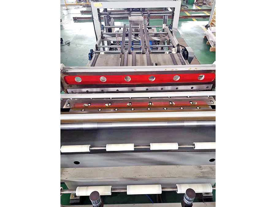 橫剪線-厚度0.1-0.8mm，寬度400-1200mm，長度公差±0.5mm，對角線公差±0.25mm，生産能力400噸/月